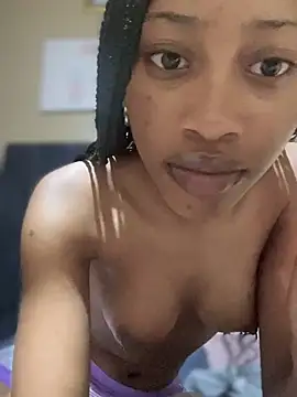 Snapshot of diamond_Ines chatting on February 2, 12:31 am diamond Ines online show from February 2, 12:31 am