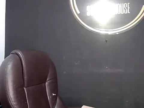 luisandri  online show from February 3, 10:37 pm