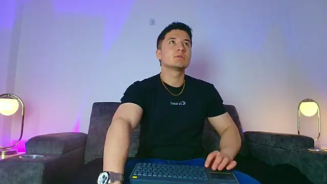 Alexander Connor online show from April 24, 12:07 pm