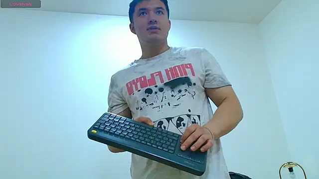 Alexander Connor online show from March 31, 12:07 pm