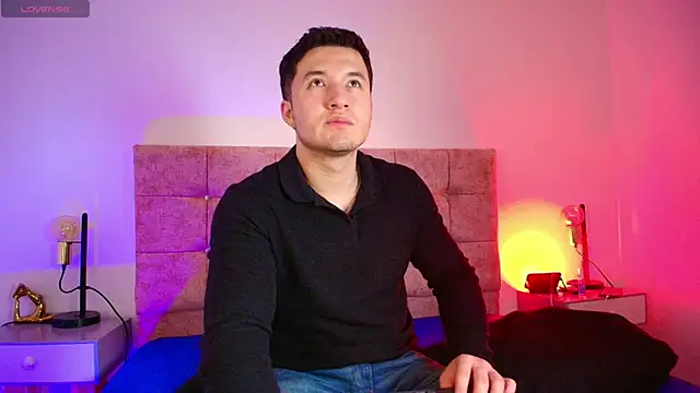 Snapshot of Alexander_Connor chatting on February 19, 12:24 pm Alexander Connor online show from February 19, 12:24 pm