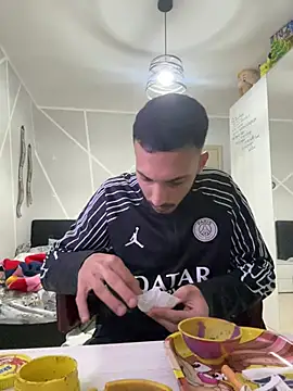 piccolo2002 online show from March 7, 9:31 pm