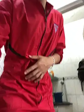 santiObrero online show from February 11, 3:56 pm