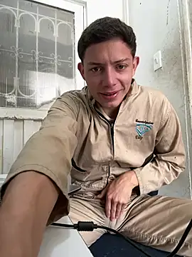 Snapshot of santiObrero chatting on July 14, 3:40 pm santiObrero online show from July 14, 3:40 pm
