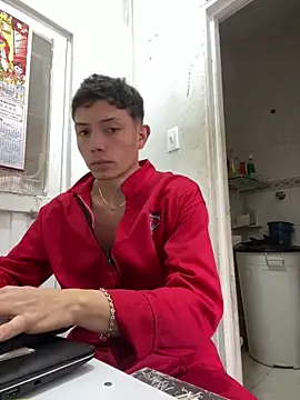 santiObrero online show from February 4, 4:35 pm