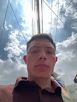 santiObrero online show from March 16, 4:32 pm