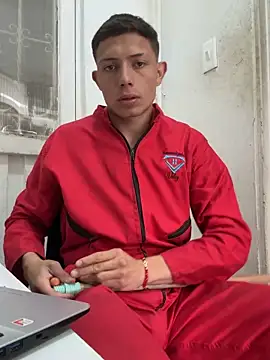 santiObrero online show from March 18, 5:36 pm