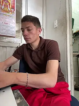 santiObrero online show from February 27, 4:29 pm