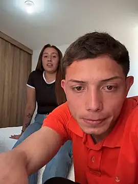 Snapshot of santiObrero chatting on May 19, 7:10 pm santiObrero online show from May 19, 7:10 pm