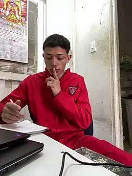 santiObrero online show from February 2, 3:11 pm