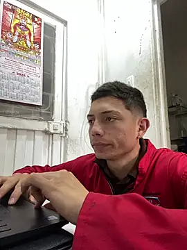 santiObrero online show from February 19, 7:55 pm