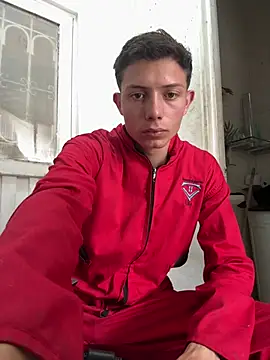 Snapshot of santiObrero chatting on May 6, 4:00 pm santiObrero online show from May 6, 4:00 pm