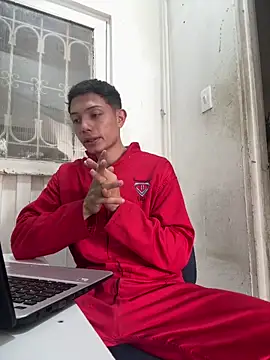 Snapshot of santiObrero chatting on May 29, 3:29 pm santiObrero online show from May 29, 3:29 pm