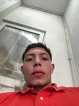 Snapshot of santiObrero chatting on July 10, 3:34 pm santiObrero online show from July 10, 3:34 pm