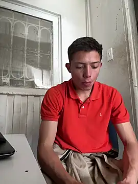 Snapshot of santiObrero chatting on June 25, 2:55 pm santiObrero online show from June 25, 2:55 pm