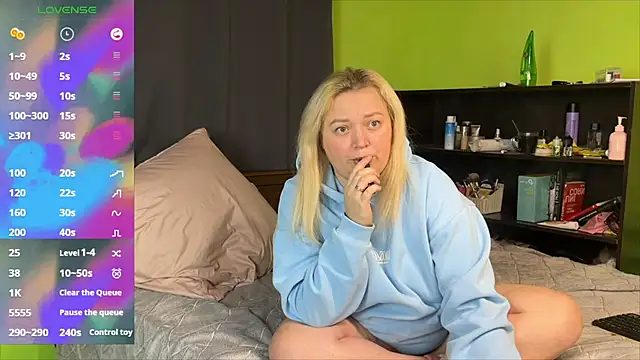 LisaWiliams online show from February 12, 7:13 pm