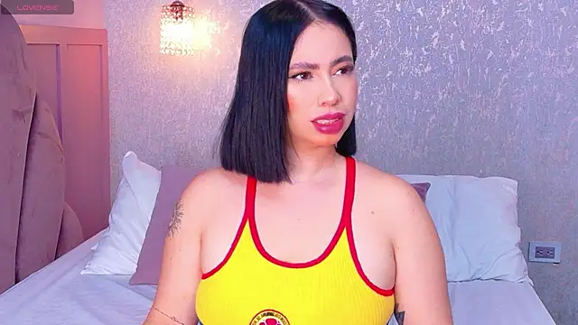 Snapshot of Sienna-Gold chatting on June 17, 2:05 pm Sienna-Gold online show from June 17, 2:05 pm