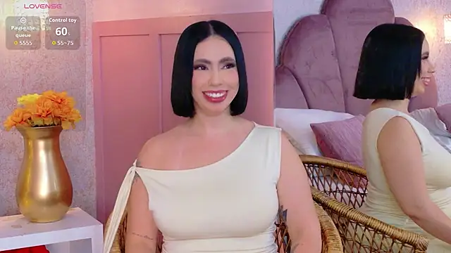Snapshot of Sienna-Gold chatting on July 8, 1:12 pm Sienna-Gold online show from July 8, 1:12 pm