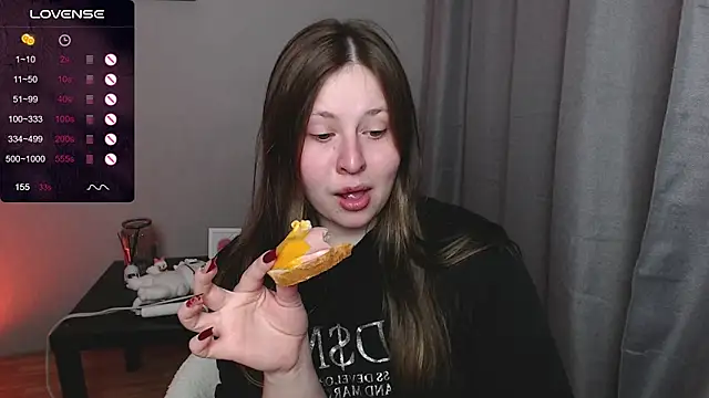 secretvic online show from April 4, 5:41 pm
