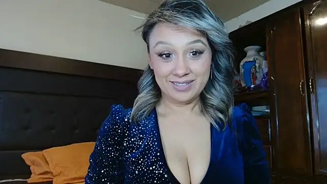 Snapshot of aitanalove_ chatting on May 12, 3:29 pm aitanalove online show from May 12, 3:29 pm