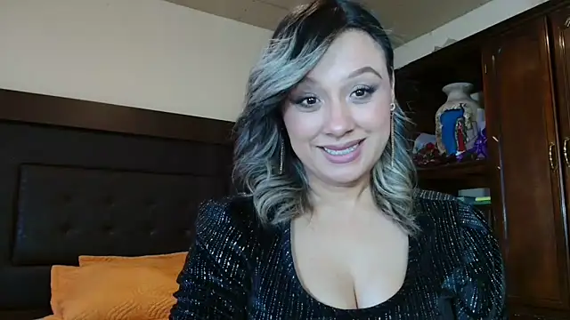 Snapshot of aitanalove_ chatting on May 25, 8:40 pm aitanalove online show from May 25, 8:40 pm