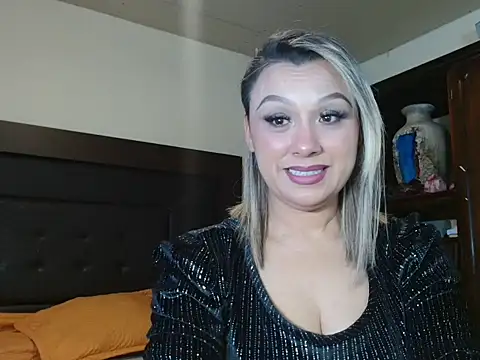 aitanalove  online show from February 9, 3:10 pm