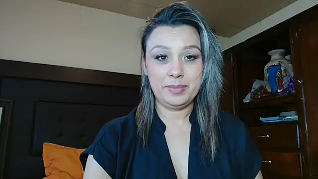 aitanalove  online show from June 17, 11:58 pm