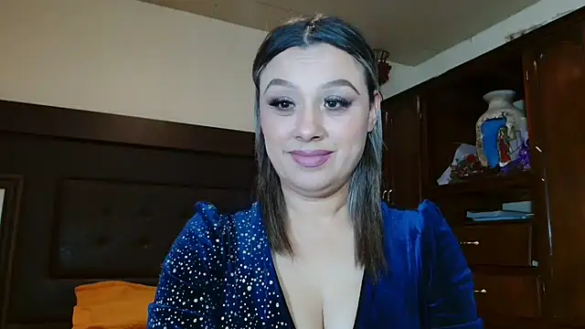 Snapshot of aitanalove_ chatting on June 3, 10:47 pm aitanalove online show from June 3, 10:47 pm