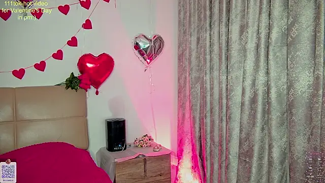 Snapshot of LilianBliss chatting on February 13, 10:10 pm LilianBliss online show from February 13, 10:10 pm