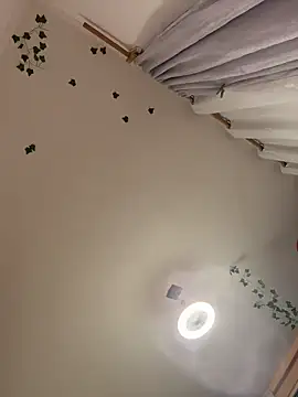 Nailealipsglossy online show from March 13, 4:39 am