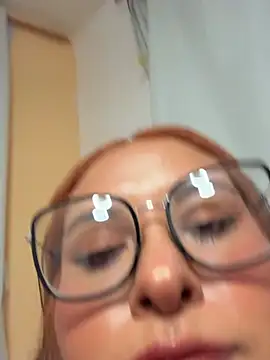 Nailealipsglossy online show from February 14, 9:20 am