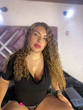 TianaRios Pink online show from March 8, 12:05 am