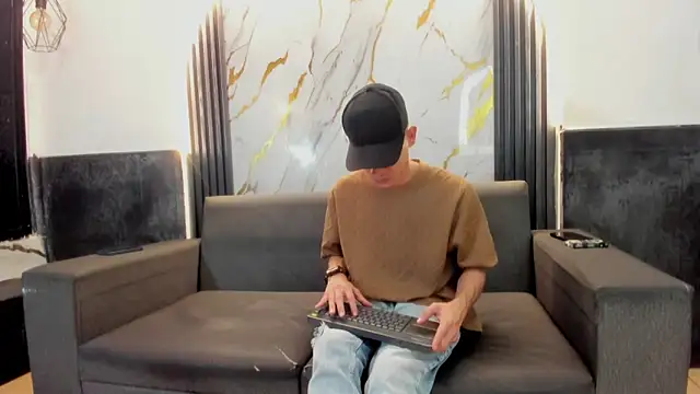 Angel Villareal online show from February 5, 5:03 am