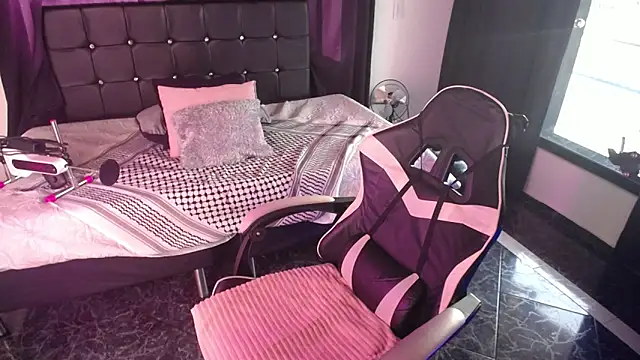 eliana meaw online show from May 29, 8:48 pm