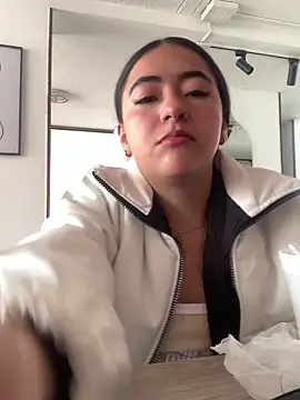 AuroraJohns Pink online show from February 9, 3:54 pm