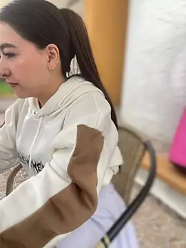 AuroraJohns Pink online show from February 19, 7:55 pm