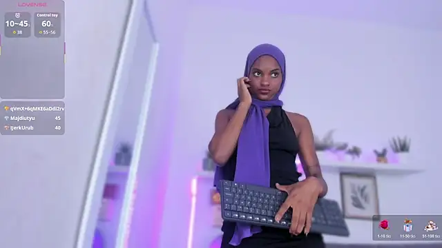Snapshot of Amira_Alzahra chatting on June 12, 5:00 pm Amira Alzahra online show from June 12, 5:00 pm