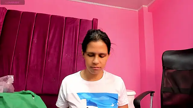 mitzukywinteer online show from May 21, 8:50 pm