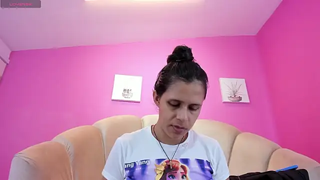 Snapshot of mitzukywinteer chatting on February 25, 7:25 pm mitzukywinteer online show from February 25, 7:25 pm