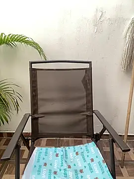 Auri   online show from April 9, 8:04 pm