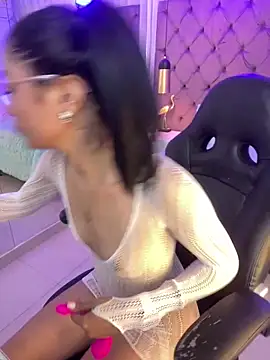 Auri   online show from March 19, 7:36 pm