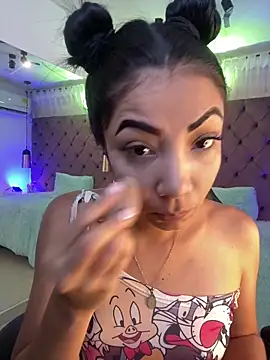 Auri   online show from March 29, 7:37 pm