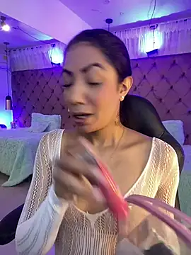 Auri   online show from March 27, 7:37 pm