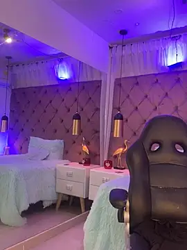 Auri   online show from March 28, 7:48 pm