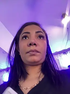 Auri   online show from February 3, 7:30 pm