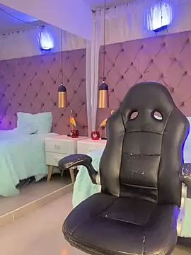 Auri   online show from March 14, 7:31 pm