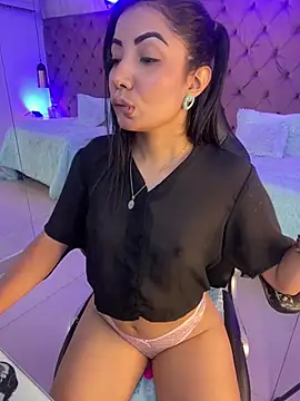 Auri   online show from March 30, 7:48 pm