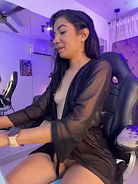 Snapshot of Auri__ chatting on July 2, 7:31 pm Auri online show from July 2, 7:31 pm