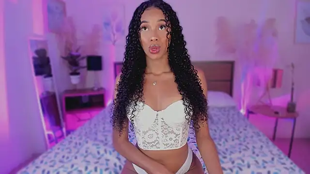 KaryMooon online show from February 11, 7:25 pm