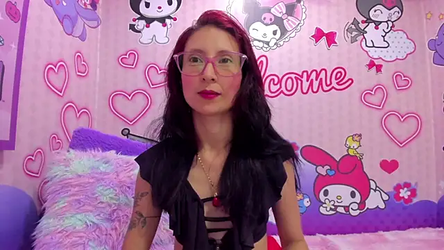 Snapshot of zaira_skinny chatting on June 19, 4:18 am zaira skinny online show from June 19, 4:18 am